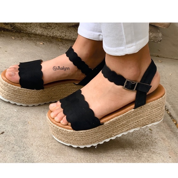 Black Scalloped Espadrille platform sandal - Picture 7 of 9